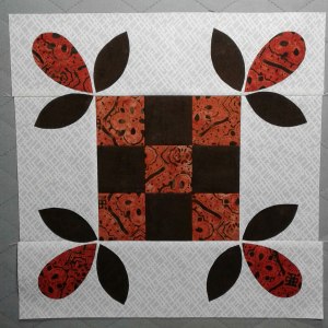 Free Honey Bee Block 14 Solstice Sew Along With Pat Bonus Full Quilt Variation Pat Sloan S I Love To Make Quilts